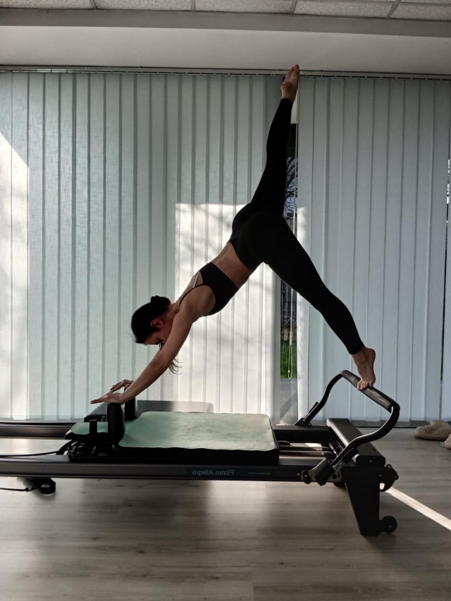 Pilates Reformer Long strech series Balance control front
